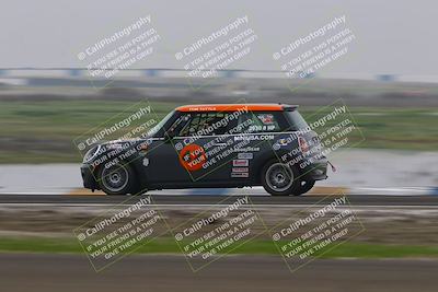 media/Jan-18-2026-CalClub SCCA (Sun) [[8bc6468723]]/Group 3 Race/Turn 1/